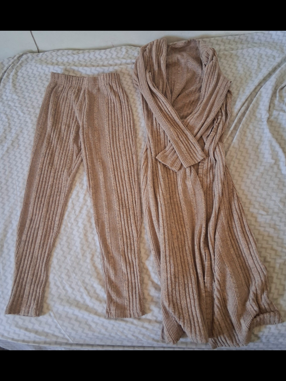 Girls 9/10Ribbed Knit Two-Piece Loungewear Set - Beige